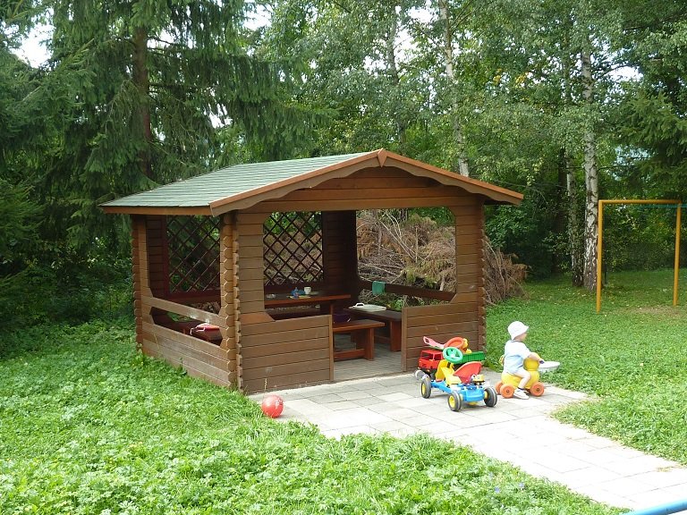 Azylový dům pro ženy a matky s dětmi o.p.s., Azylové domy - pro rodiny s dětmi, Azylový dům pro ženy a matky s dětmi o.p.s.