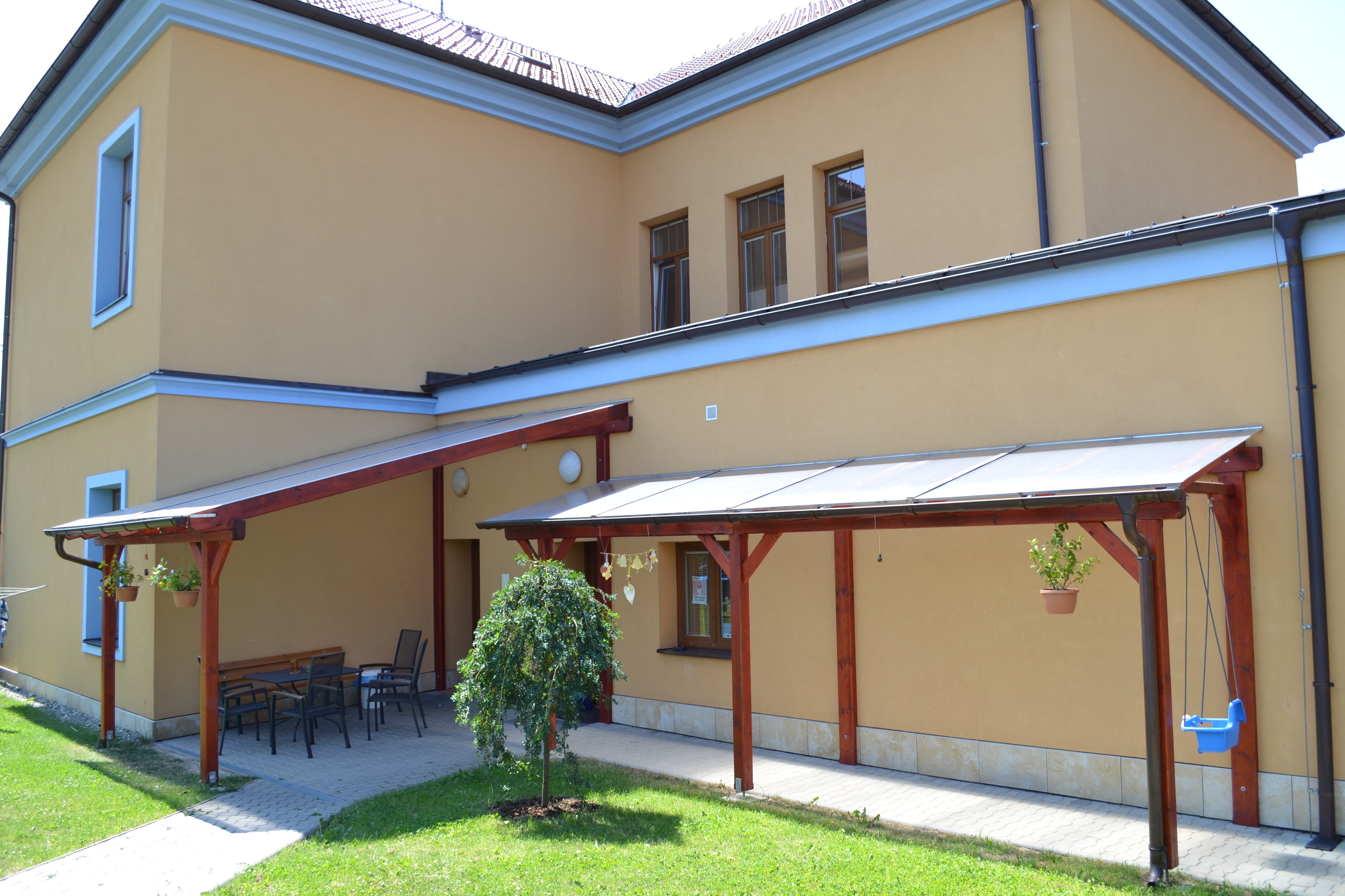 PETRKLÍČ, o.p.s., Azylové domy - pro rodiny s dětmi, PETRKLÍČ, o.p.s.